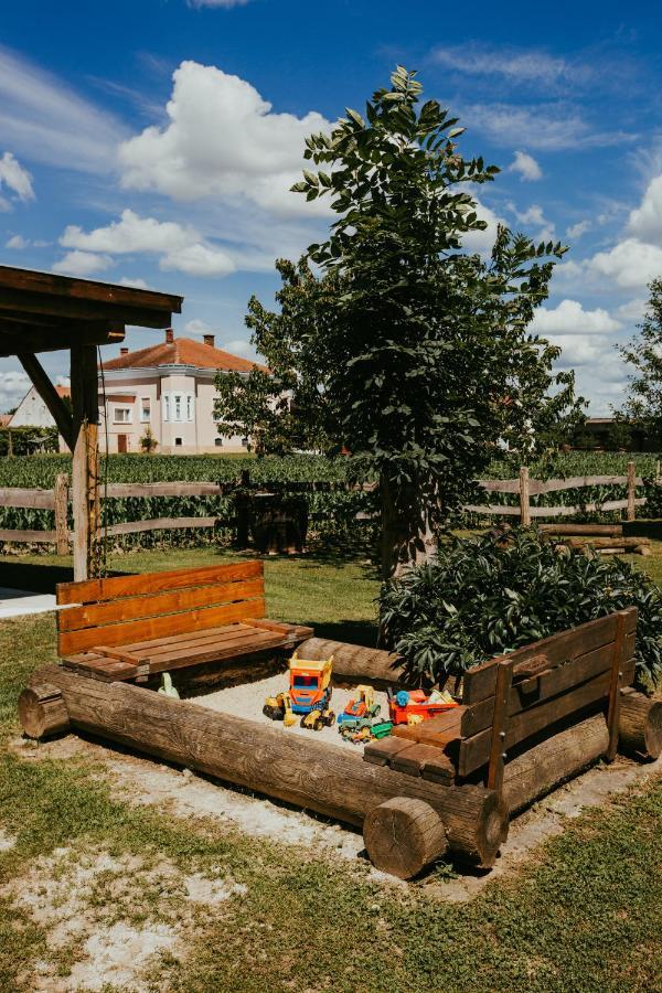Treehouse Drevesna Hiska Strkovo Gnezdo Ranc Jures Hotel Ljutomer Buitenkant foto